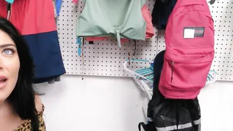Stacked shoplifter teen gets in trouble