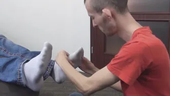 Freaky dude got his feet licked and worshiped while wanking