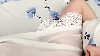 Stepmother comforted upset stepson with her pussy 2