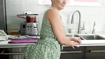 It is time to swallow my cock stepmom