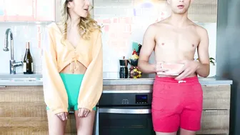 Freeloaders - Sexy Sophie Dee Shares Her Secret Recipe For A Good Time