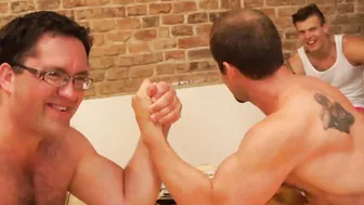 Two muscular guys get bit hot and decide to compete naked