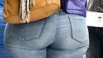 Huge Butt Spanish mom