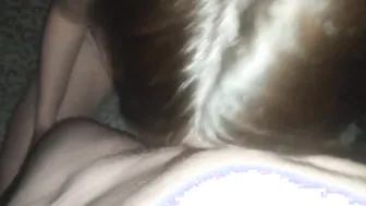 La moglie troia del mio vicino mi fa un pompino