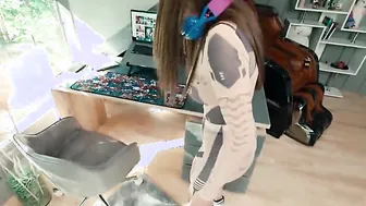 Streamer and Hater - one fuck away from being banned
