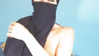 Saucy Brunette Titillating Performance Webcam