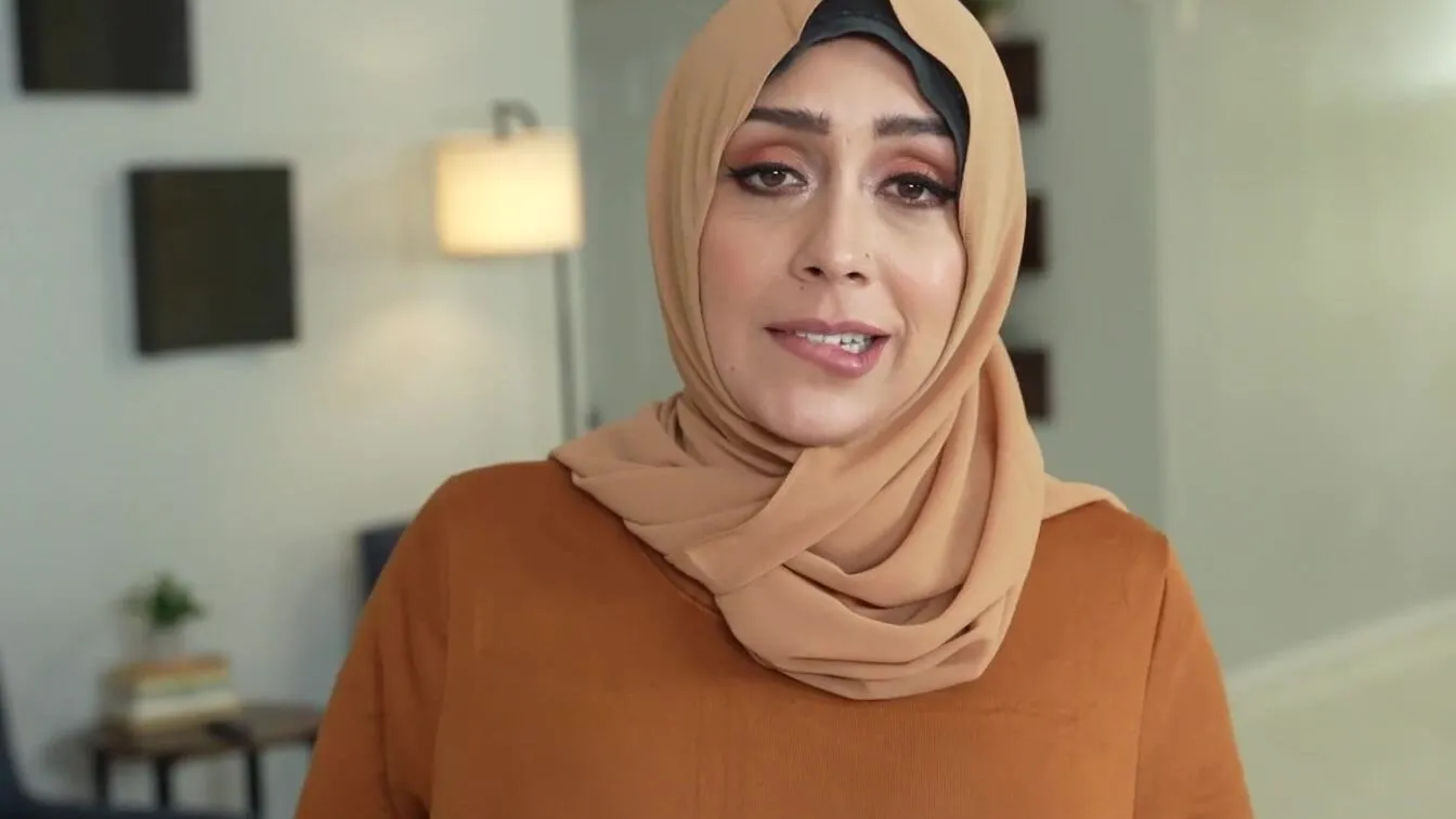 Social media expert helps Arab woman 4kPorn.XXX
