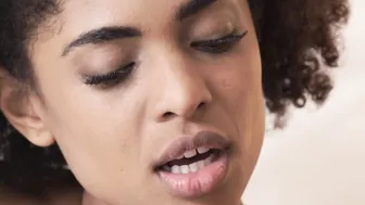 Alluring ebony babe Luna has interracial fuck fest with Toby