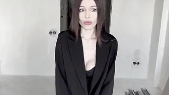 Buying a Real Estate Turned Into a Rough Face Fuck For a Young Brunette