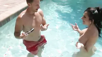 Jaclyn Taylor Devours Poolside Prime