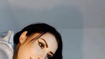 Amazing Chick fingerfucking herself and loving it