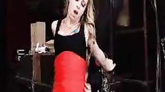 Taylor Whyte fucking inside the chair with her tiny butt