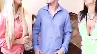 American Lisa Ann fucking inside the bedroom with her gigantic booty