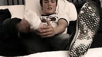 Size porn video – Sexy guy from North Carolina is confident and horny as hell