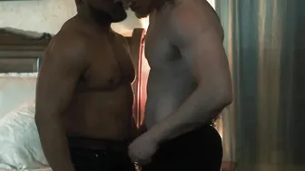 Cheating husband Dillon Diaz cumsprays creeper housesitter Kyle Connors