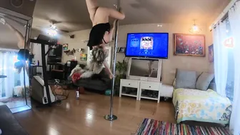 A Homemade Pole Dance for a Fan (I Pole Dance until youre