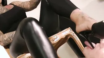 Tattooed Goth Femdom Foot Worship