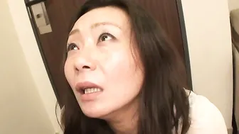 Cheating Housewife Sara Yumeka meets a girlfriend into a hotel to nailed