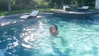 Bikini Babes: Video