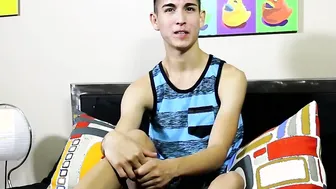 Pumping porn video – Interviewing sexy and cute twink Steven Peters while he faps