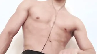 Big dick striper Nick Vargas jacking off the proper way