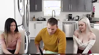 Stepbrother Is Thankful For His Cock - S22:E3