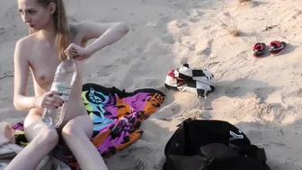 areana fox masturbating on a beach with a big dildo