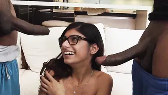 Horny Muslim babe Mia Khalifa pussy stretched by hard BBC