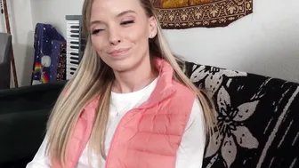MILF instructing how to finger a pussy