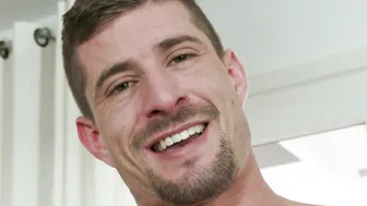 Stud pulls on cock and moans after licking his big biceps