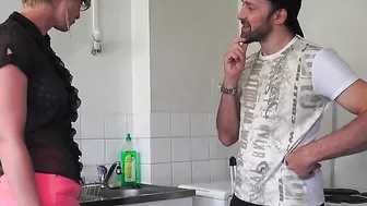 Sexy mom gives blowjob and gets her pussy thumped