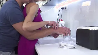 Mat porn video – Naughyt housewife doing her toy boy in the kitchen