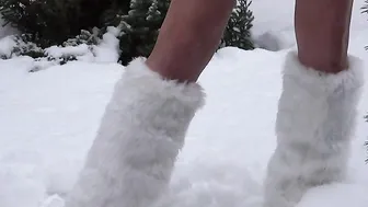 Mat porn video – Naughty MILF getting in the Christmas spirit