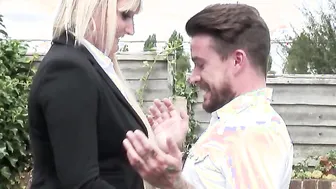 Mat porn video – Tall British housewife doing her lover in the garden