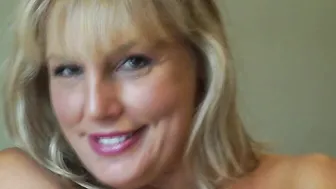 This naughty mom loves to play with her wet pussy
