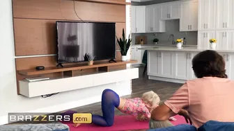 Brazzers - Kenzie Reeves Fools Her Stepdad Steve Holmes Inside