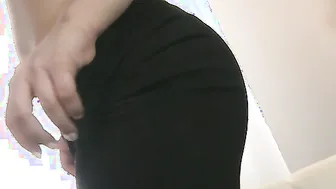 This hot mom loves to tease and get frisky