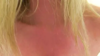 Hot British MILF Holly Kiss shwoing off her naughty side