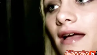 Blonde Honey Leah