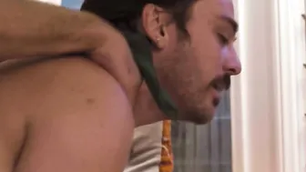 Bearded stud Alpha Wolfe worships muscular bear Max Adonis sexy feet