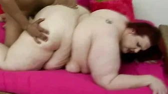 Demissis Gets Her Fat Pussy Plugged