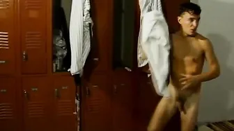 Gays Rubbing Dicks in the Shower