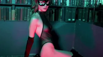 Hot perfect ass MILF posed in costume