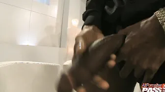 Ebony Rane Revere flaunts her ass 4K