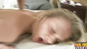 Svetlana gets her pussy pounded