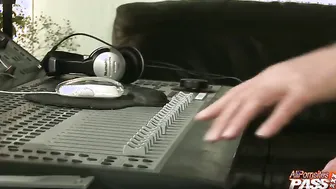 Hot chicks showing up for an interview 4K