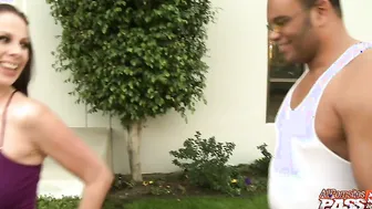 Gianna Seduces A Beefcake In 4k