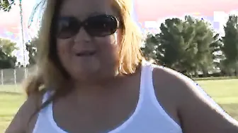 Chubby Blonde Vivian Gives an Awesome Head