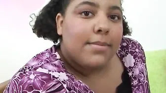Hefty Taylor Spreads For a Cock