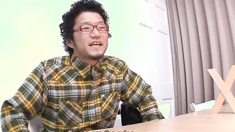 Honami Isshiki and Alice Mizuno satisfy a dude
